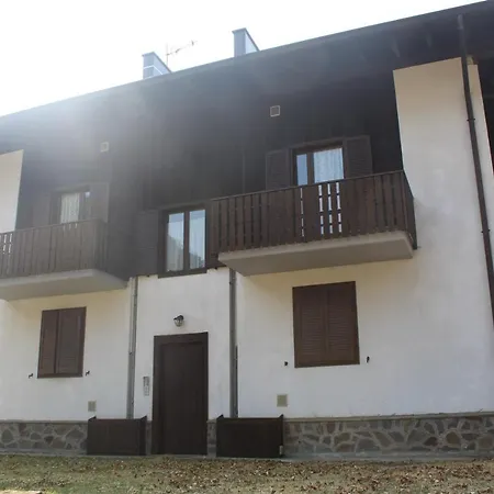 Casa Pineta Apartment *