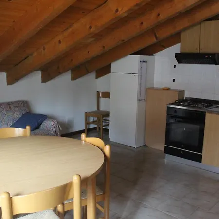 Casa Pineta Apartment *
