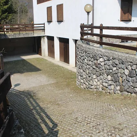 Casa Pineta Apartment *